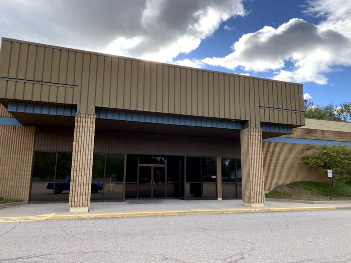 Alpena Mall - June 17 2022 Photo (newer photo)